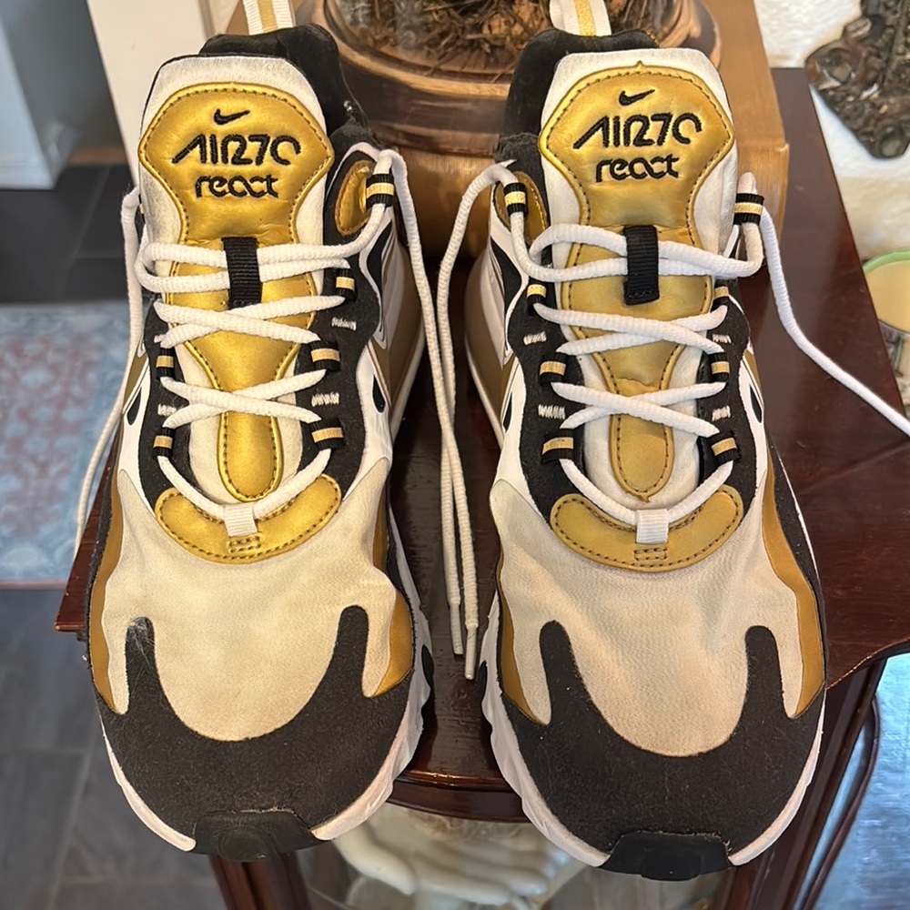 Nike Air Max React Men's Shoes - Black and Gold